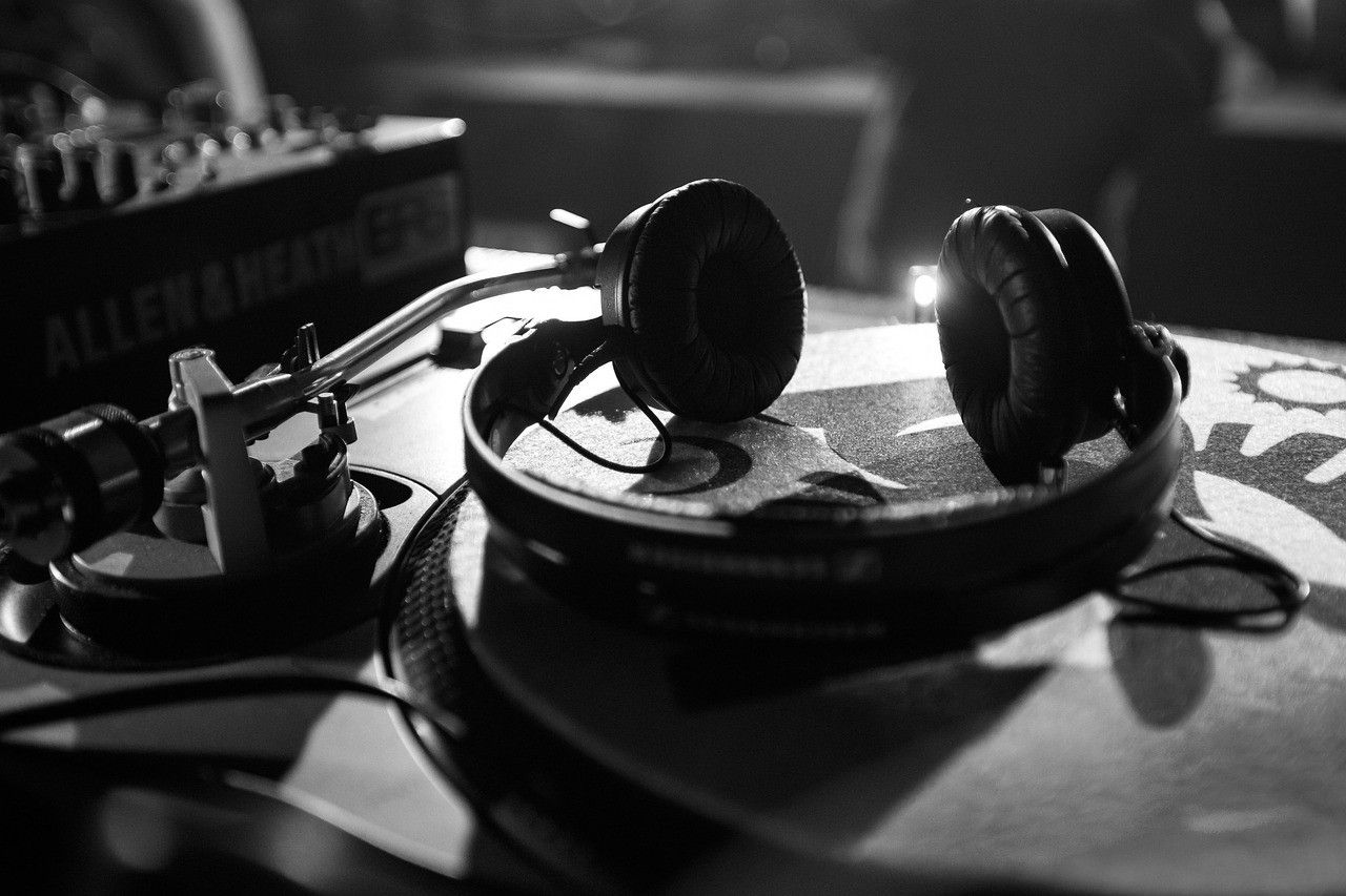Audio mixer and headphones